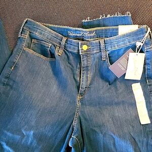 Universal Threads Womens sz 14 Jeans, NWT. 2 for $20